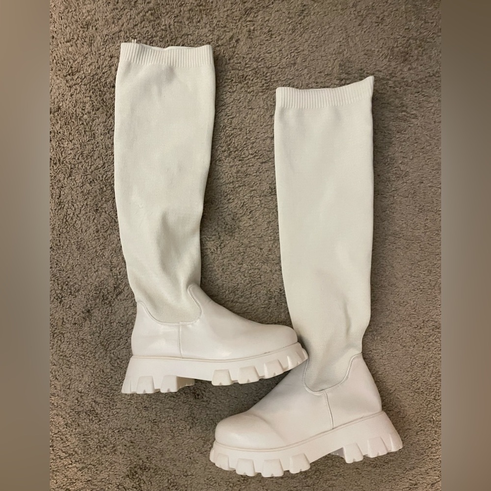 ⭐️SOLD⭐️Knee High Boots